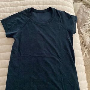 Lululemon short sleeve top